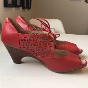 Red Nine West shoes